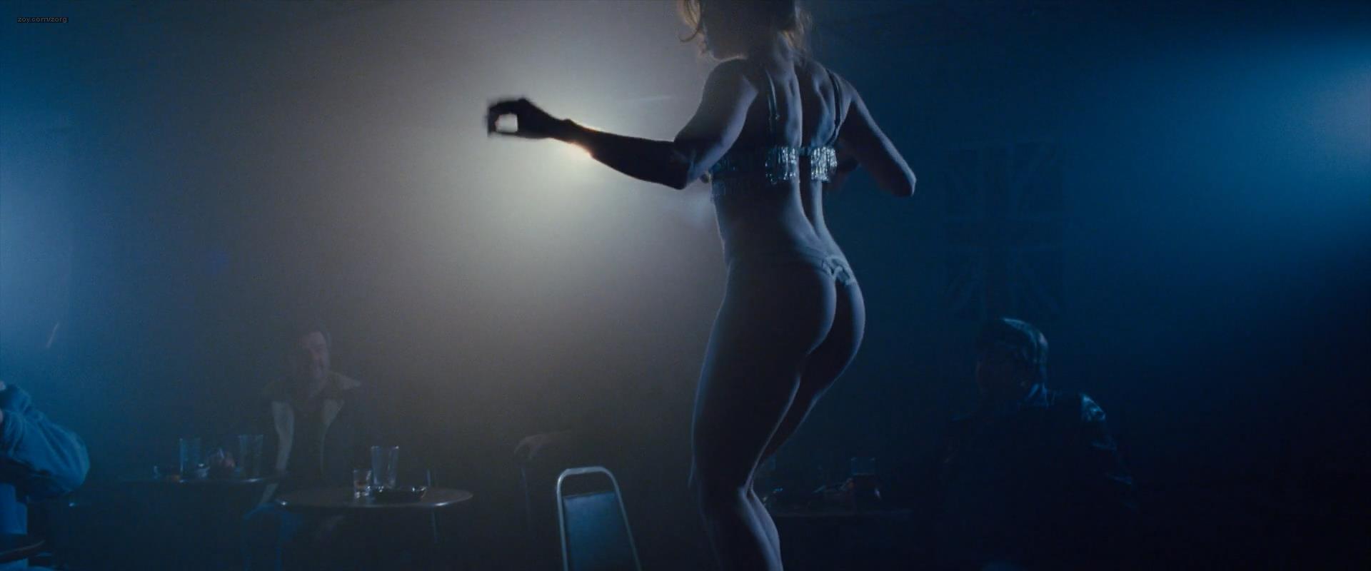 Amy Adams Nude Briefly Topless And Very Hot And Jennifer Lawrence Very Hot American Hustle