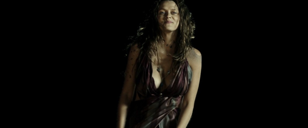 Teresa Palmer hot and busty in bikini and very sexy - Point Break (2015) HD 1080p (6)