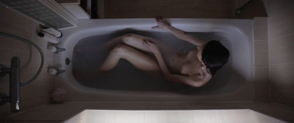 Eaoifa Forward nude topless, butt and sex - The Snare (2017) HD 1080p (2)