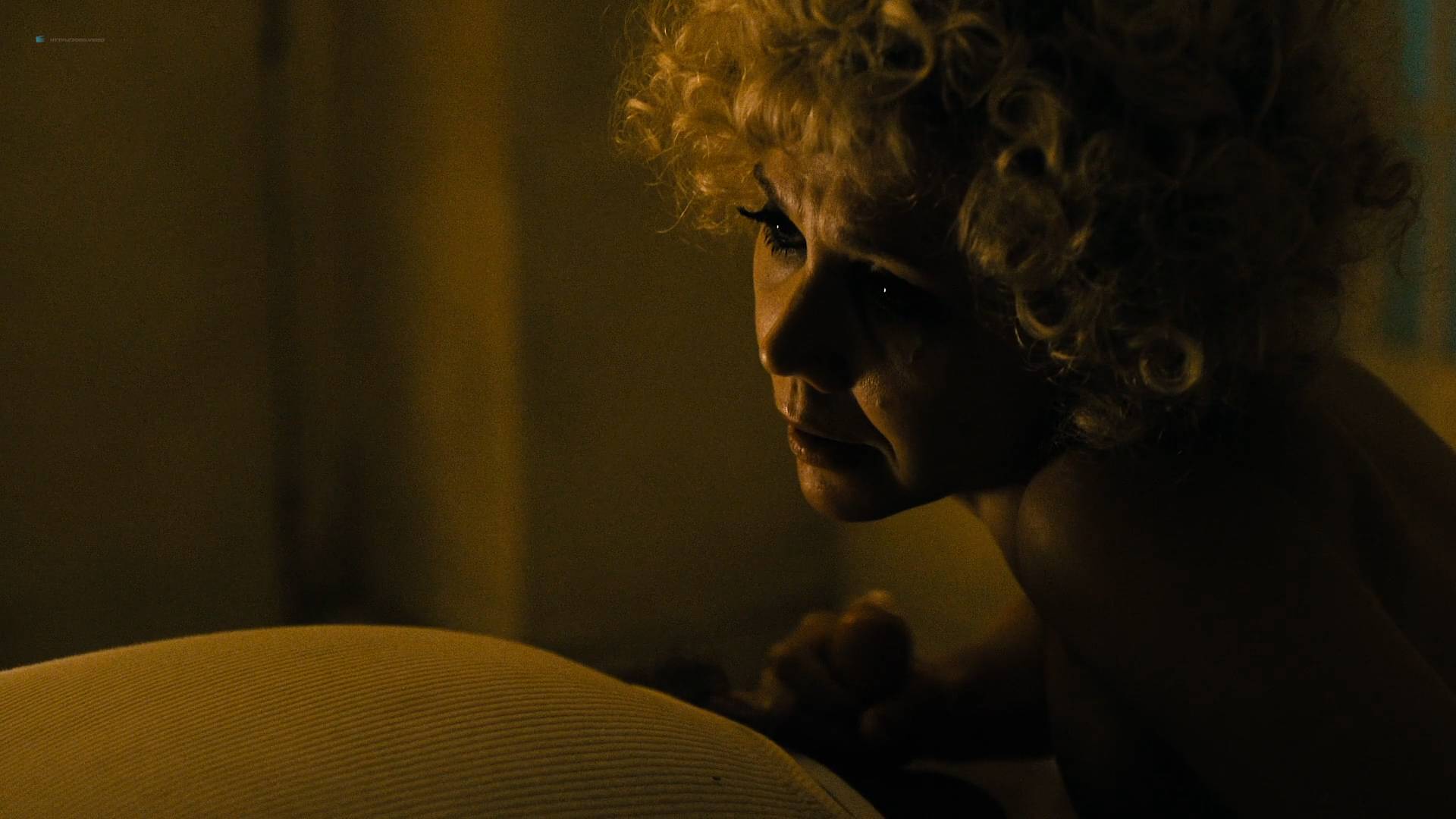 jessica simpson facial maggie gyllenhaal having nude sex
