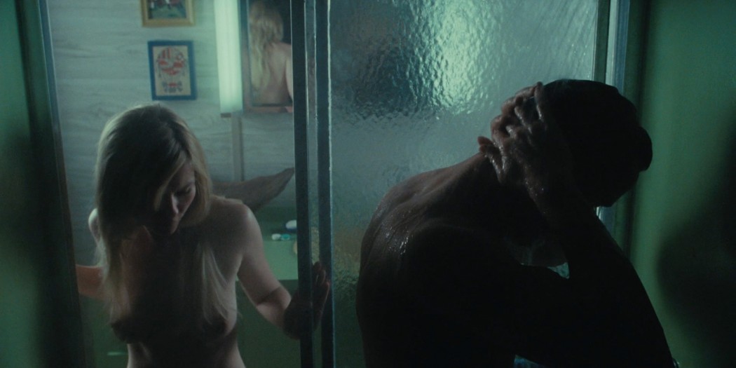 Kirsten Dunst naked in the shower and topless - All Good Things HD 1080p BluRay (2)