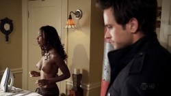 Shanola Hampton nude topless - Shameless (US-2011) s1e2 HD 720p (1)