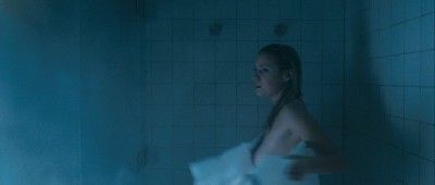 Laura Ramsey naked in the shower side boob - The Covenant (2006) hd1080p