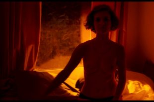 Liv Lisa Fries nude brief topless - Prélude (DE-2019) HD 1080p Web (5)