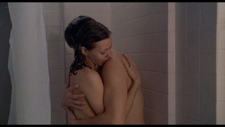 Jenny Agutter nude and Linzi Drew nude too – An American Werewolf in London (1981) HD 1080p BluRay