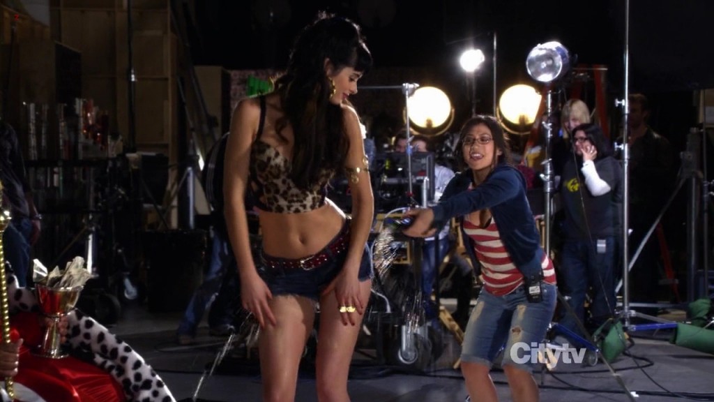 Krysten Ritter hot and sexy - Don't Trust the Bitch in Apartment 23 s1e1 hd720p (2)