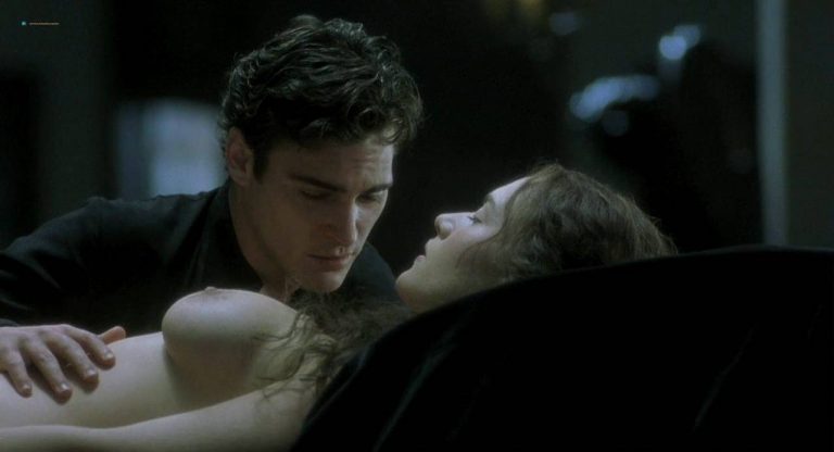 Kate Winslet and Rebecca Palmer naked Amelia Warner hot sexy – Quills (2000) HD 720p