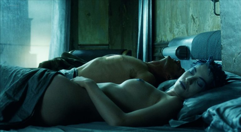 Linda Hardy nude topless – Immortal (Ad Vitam) (2004) HD 1080p BluRay