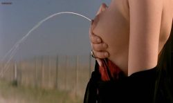 Mathilda May nude topless sex - La teta y la luna (SP-1994) (5)