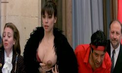 Mathilda May nude topless sex - La teta y la luna (SP-1994) (2)