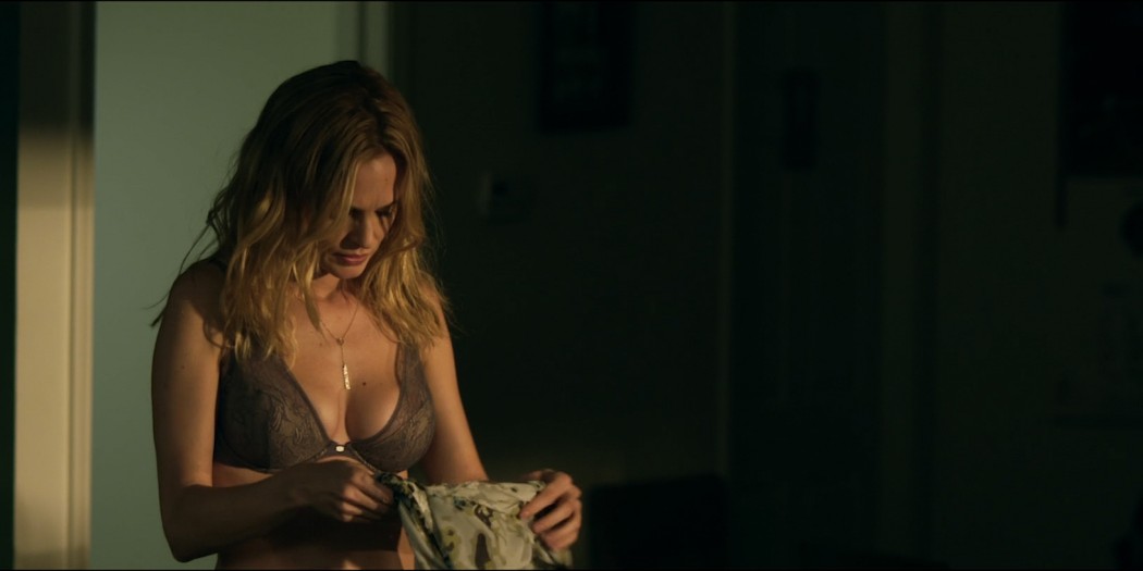 Heather Graham hot sex and Maika Monroe hot too - At Any Price (2012) HD 1080p BluRay (3)
