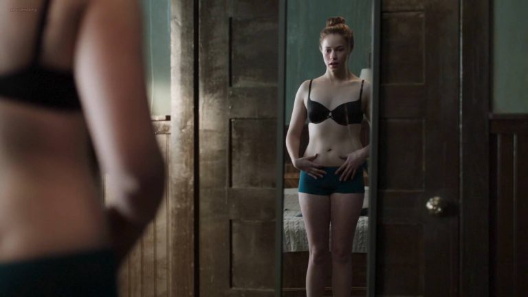 Alexis Knapp hot and sexy – The Dorm (2014) HD 1080p Web