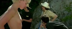 Cylia Malki nude topless - Deja mort (FR-1998)