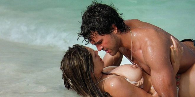 Kelly Brook nude topless butt and hot wet sex - Survival Island - Three (2004) HD 1080p Web (6)