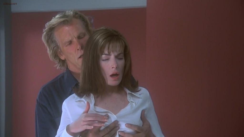 Lara Flynn Boyle brief nude topless in the bath - Afterglow (1997) hd720p