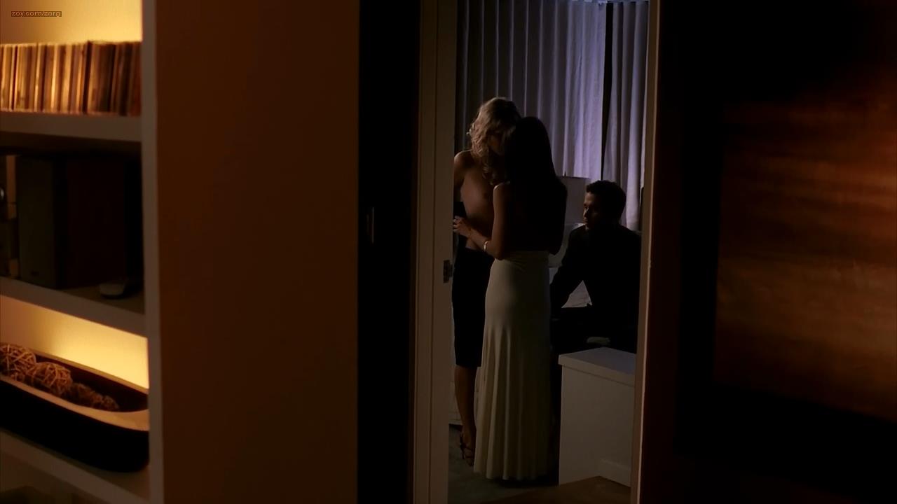 Malin Akerman nude topless andlesbian kiss with Emmanuelle Chriqui striping to nude topless but only side boob - Entourage (2006) s3e6 hd720p