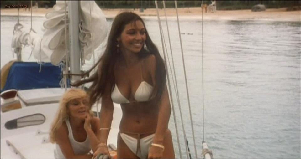 Carole Davis nude topless and Connie Lynn nude topless too - Piranha Part Two The Spawning (1981)