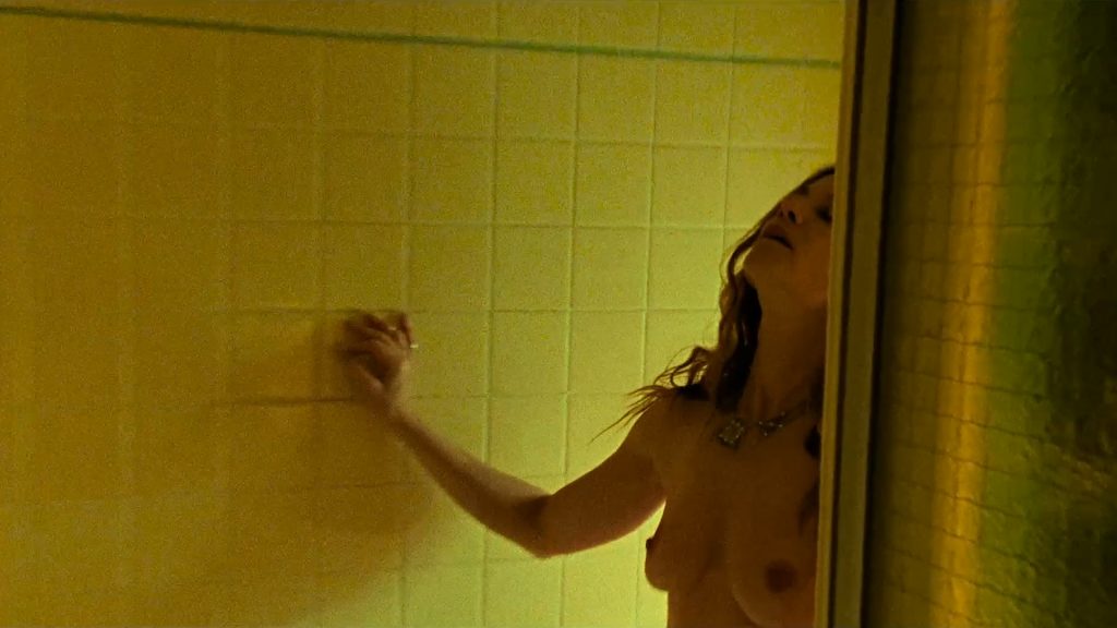 Holly Hunter nude topless and bush - Thirteen (2003) hd720-1080p (2)