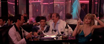 Michelle Pfeiffer sexy Mary Elizabeth Mastrantonio nip slip Sue Bowser topless - Scarface (1983) hd1080p BluRay (15)