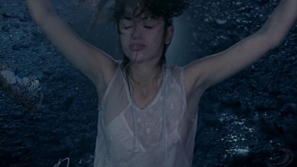 Penelope Cruz not naked but hot and sexy - Woman on Top (2000) HD 1080p (4)
