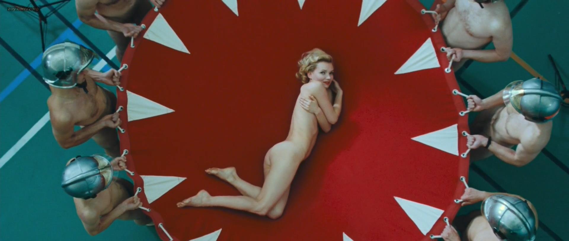 Sophie Quinton nude in Poupoupidou (2011)