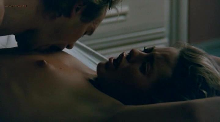 Patsy Kensit nude topless and sex – Timebomb (1991)