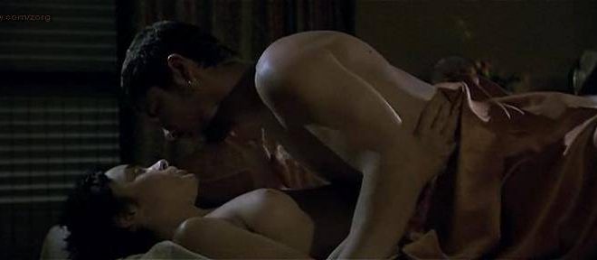 Elodie Bouchez nude topless and sex - Les kidnappeurs (1998) (2)