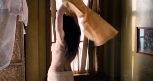 Lynn Collins nude side boob - Angels Crest (2011) HD 1080p BluRay (4)