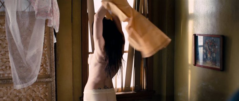 Lynn Collins nude side boob – Angels Crest (2011) HD 1080p BluRay
