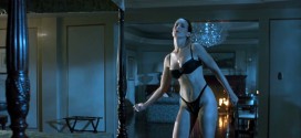Jamie Lee Curtis hot sexy and funny - True Lies (1994) hd1080p (10)