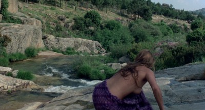 Jane Seymour nude side boob and nipple and Taryn Power nude side boob - Sinbad and the Eye of the Tiger (1977) hd1080p (7)