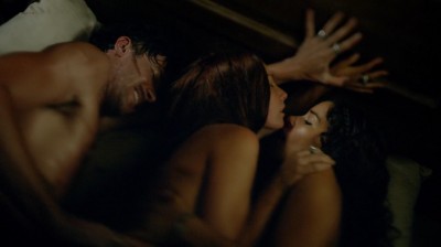 Jessica Parker Kennedy and Clara Paget nude sex threesome - Black Sails (2015) s2e5 hd1080p (5)