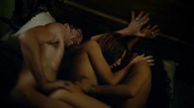 Jessica Parker Kennedy and Clara Paget nude sex threesome - Black Sails (2015) s2e5 hd1080p (4)