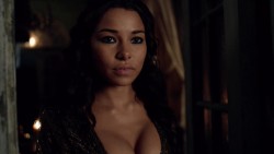 Jessica Parker Kennedy nude brief nipple while making out with Clara Paget - Black Sails s2e2 (2015) hd720-1080p