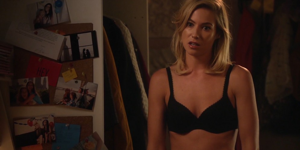 Laura Ramsey hot and sexy in bra and panties - Hindsight (2015) s1e1-2-7 hd1080p (4)