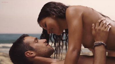 Mariam Bachir nude topless and sex on the beach - El Niño (ES-2014) hd 1080p (5)