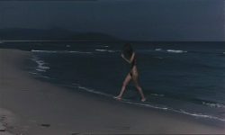 Carole André nude bound and tied while having sex on the beach - Le lys de mer (IT-FR-1969) (2)