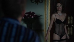 Elizabeth Hurley hot sexy in lingerie - The Royals (2015) s1e1-e5 hd1080p (6)