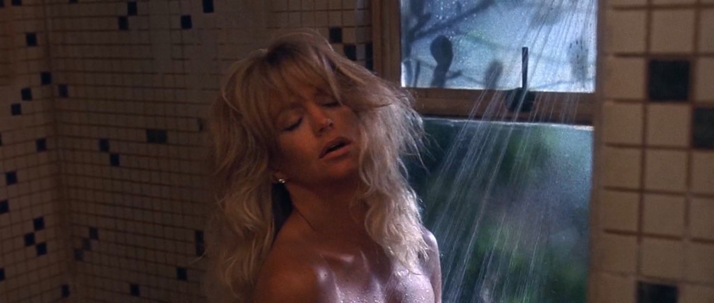 Goldie Hawn nude butt naked - Bird on a Wire (1990) hd1080p (6)