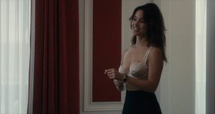 Bérénice Marlohe hot and sexy in bra - 5 to 7 (2014) Web-DL hd1080p (2)