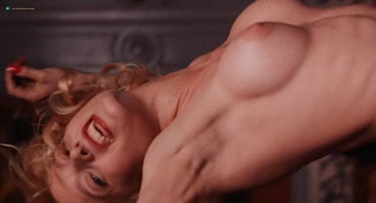 Melora Walters nude topless – Twenty Bucks (1993)