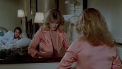 Beverly D'Angelo nude topless and Christie Brinkley hot in bra - National Lampoons Vacation (1983) hd1080p BluRay (6)
