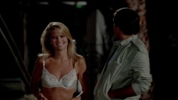Beverly D'Angelo nude topless and Christie Brinkley hot in bra - National Lampoons Vacation (1983) hd1080p BluRay (2)