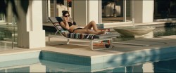 Alexandra Daddario hot in bikini and busty hot cleavages - San Andreas (2015) hd1080p Web-DL (14)