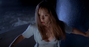 Jennifer Love Hewitt hot cleavages and Sarah Michelle Gellar hot and sexy - I Know What You Did Last Summer (1997) hd1080p BluRay (2)