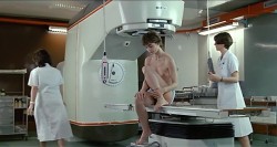 Nastassja Kinski nude topless - Maladie d'amour (FR-1987) (11)