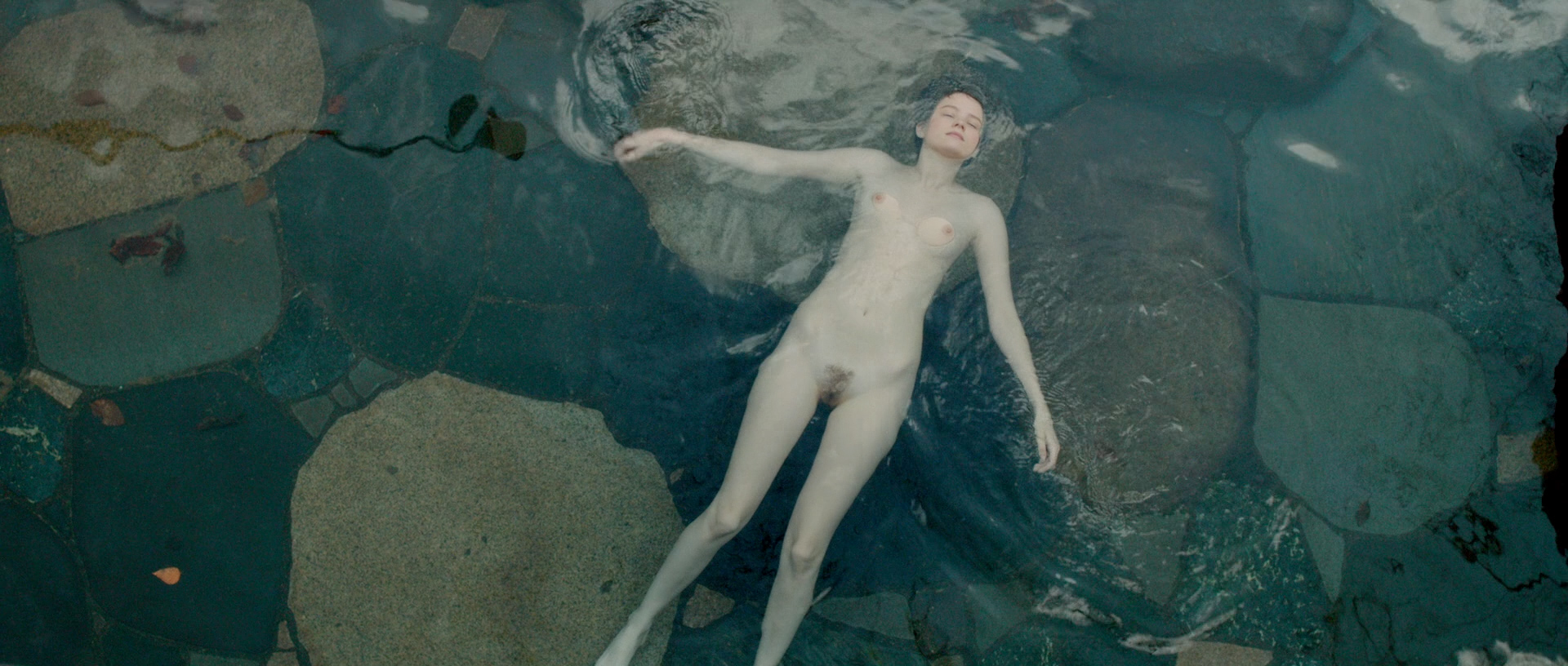 Pauline-Etienne-Toky. 