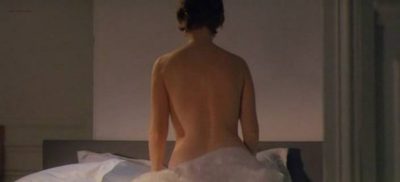 Isabelle Huppert nude Roxane Mesquida nude changing - L'école de la chair (FR-1998) (6)