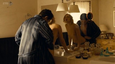 Belén López nude sex and Lisi Linder nude sex doggy style - Mar De Plastico (ES-2015) s1e4 HDTV 720p (11)