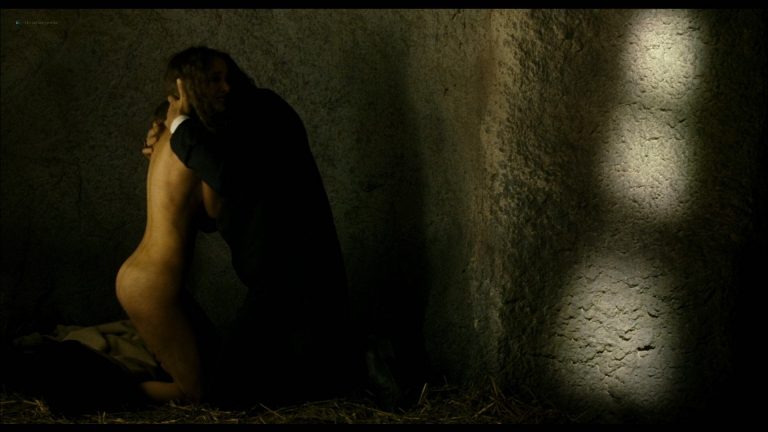 Natalie Portman naked but mostly covered and body double – Goya’s Ghosts (2006) HD 1080p BluRay (r)